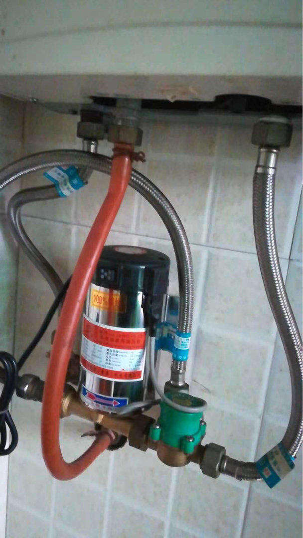 如果是像老房用水箱水压力不足等原因,可以通过安装增压泵来解决